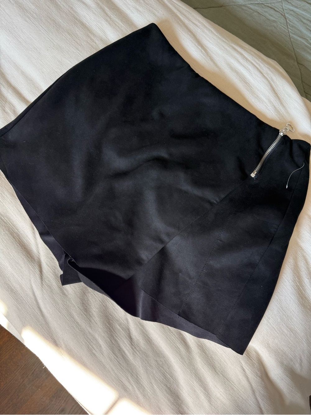 Zara Basic Black Faux Suede Shorts/Skort with cute zipper